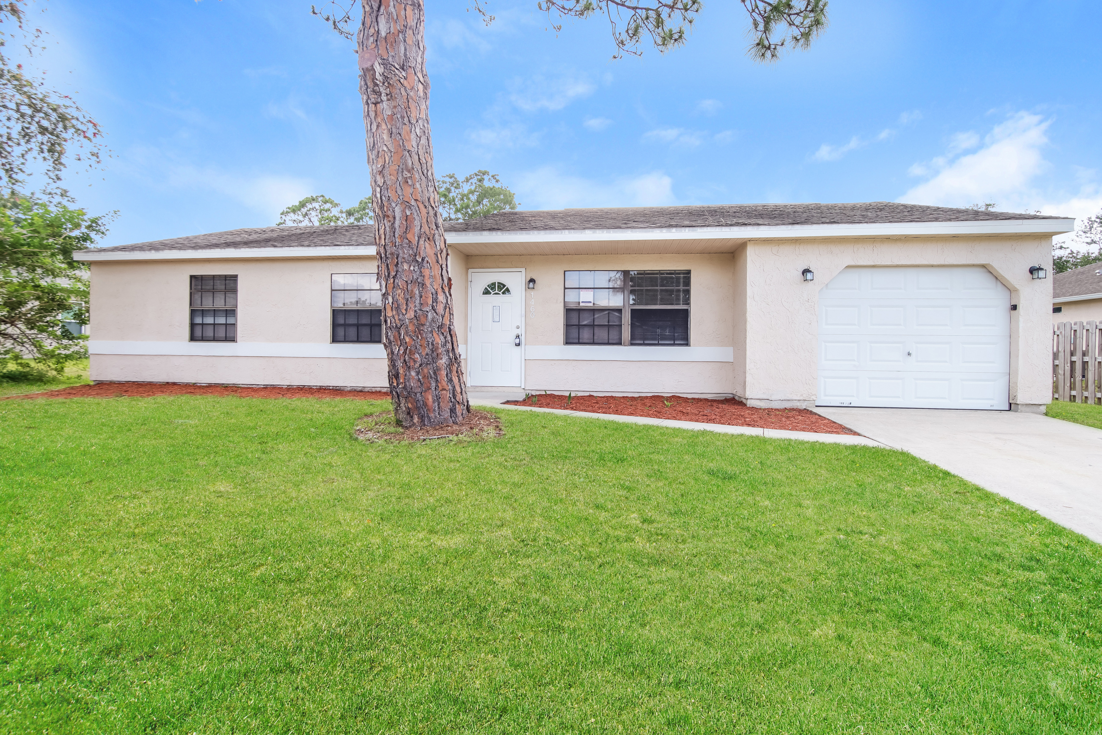 1460 CASS AVE N W PALM BAY, FL 32907